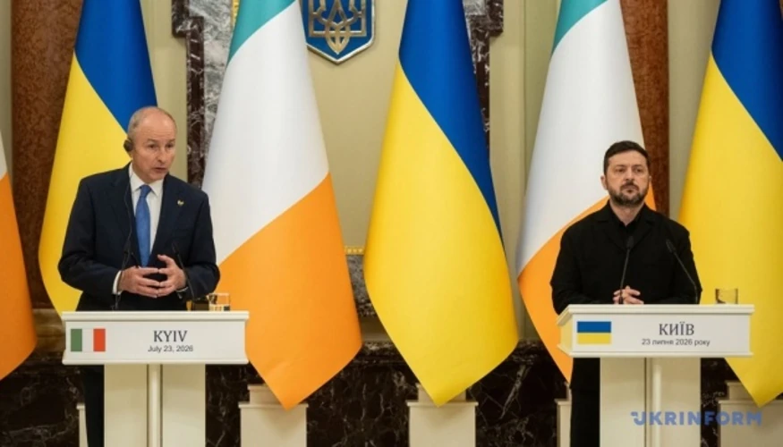 Президент Володимир Зеленський під час спільного спілкування з журналістами та прем'єр-міністром Ірландії Мікхолом Мартіном у