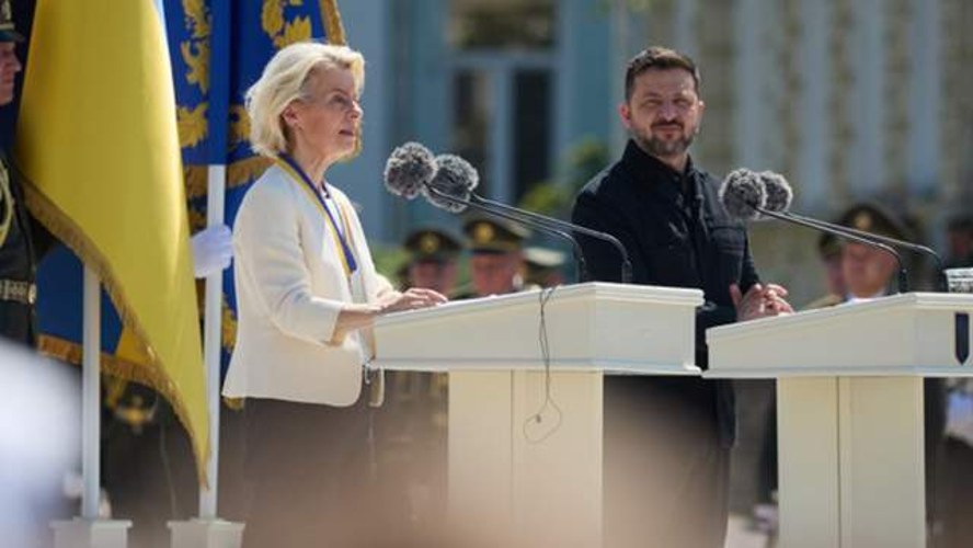 Володимир Зеленський та Урсула фон дер Ляєн під час спільної пресконференції у Києві 15 липня 2026 року