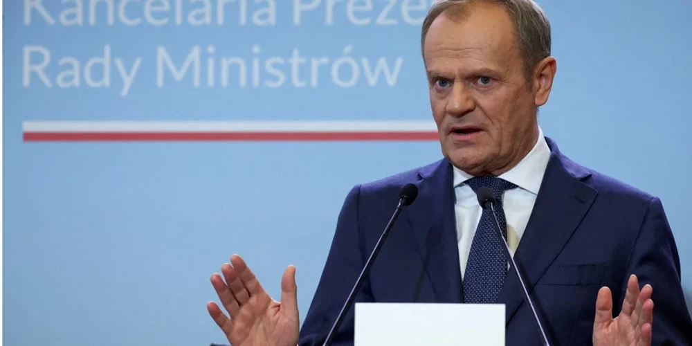 Прем'єр-міністр Польщі Дональд Туск під час виступу перед журналістами