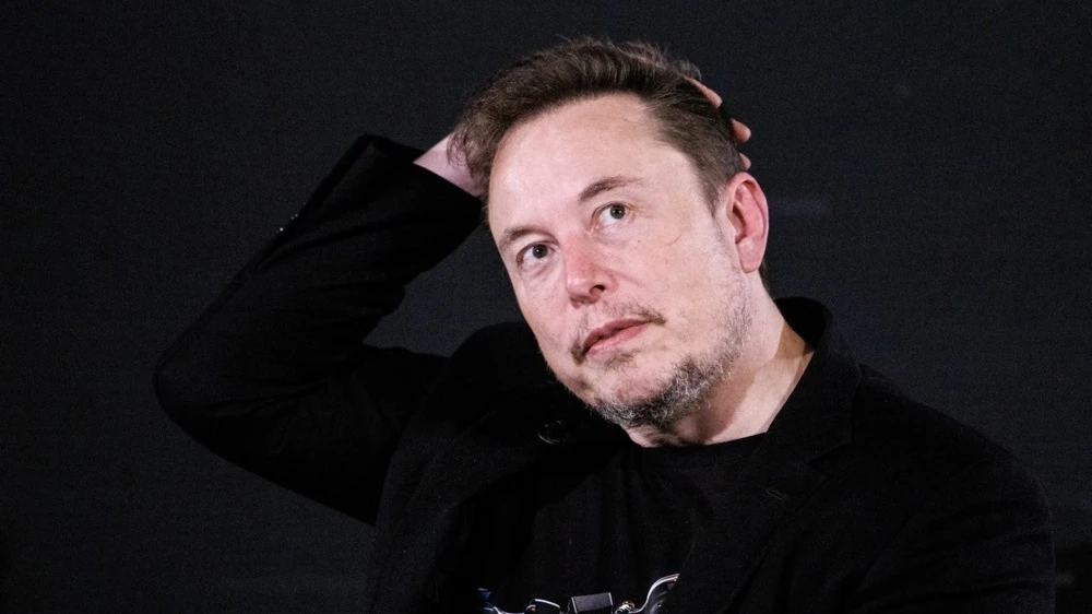 Супутниковий термінал Starlink із логотипом SpaceX